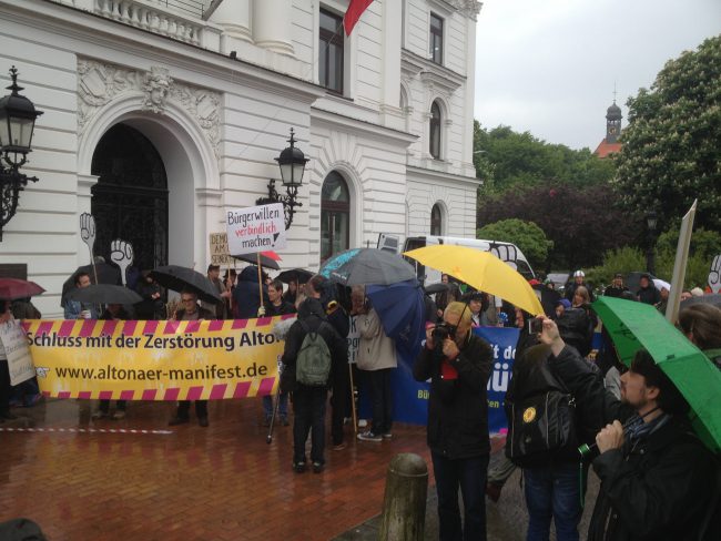 Demo vor dem Altonaer Rathaus